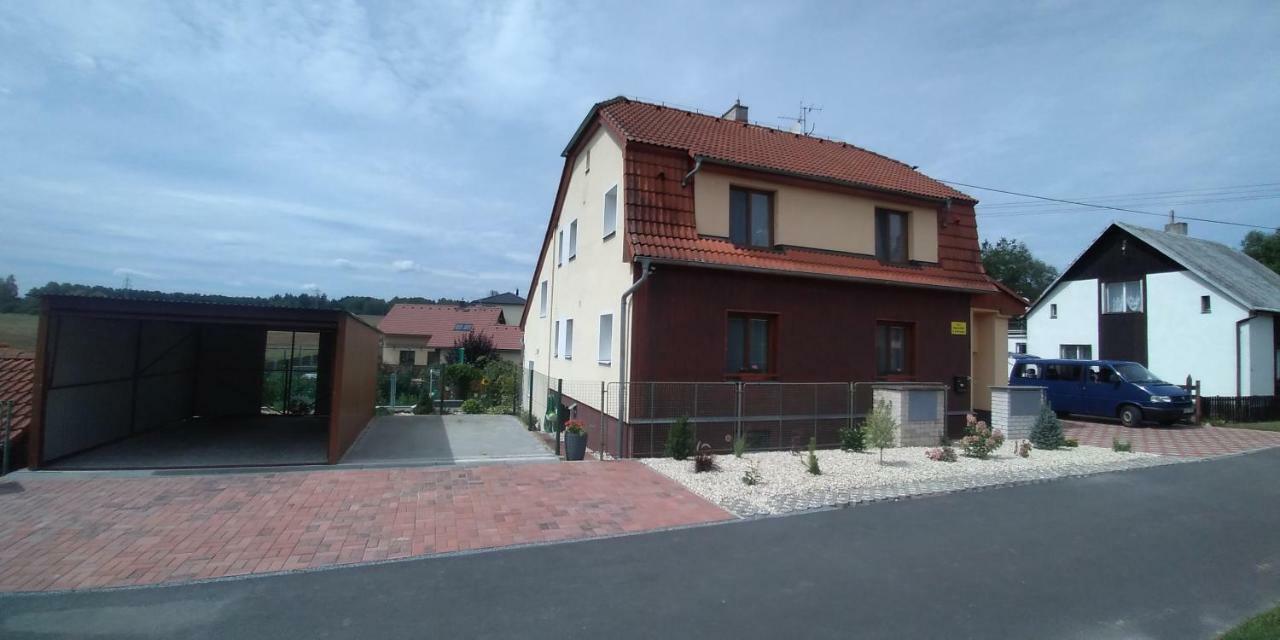 Apartmán u potoka Sadov Exterior foto